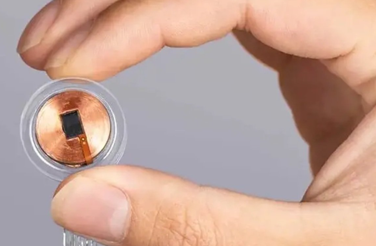 Neuralink Илона Маска начинает тестирование мозгового имплантата на людях