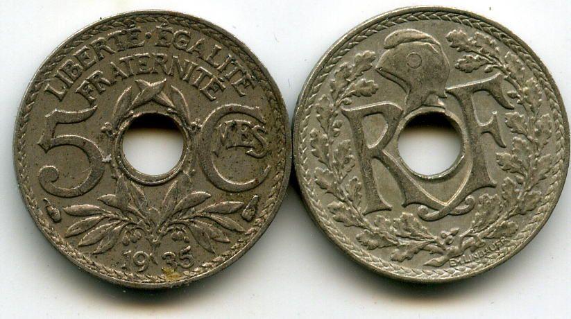 Монеты с отверстием. Монета RF С дыркой 1939г. Франция 5 сентим 1911 год. Монетка с дыркой посередине.