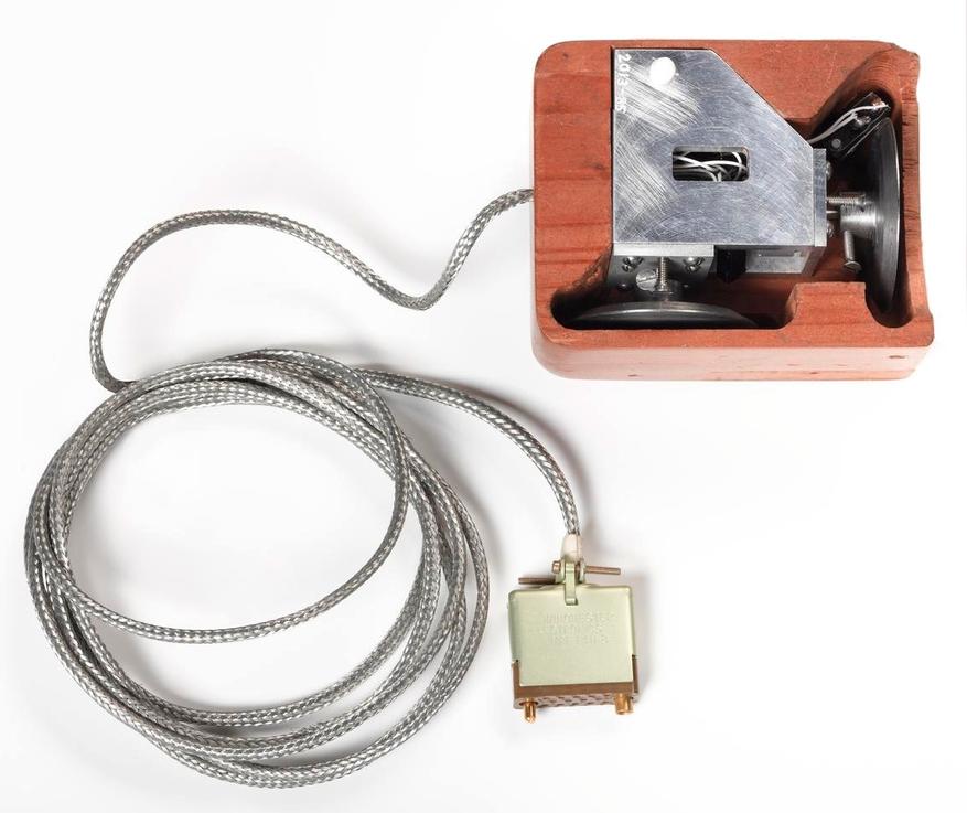 От деревянного куба до лазерного сенсора: 60 лет эволюции компьютерной мыши