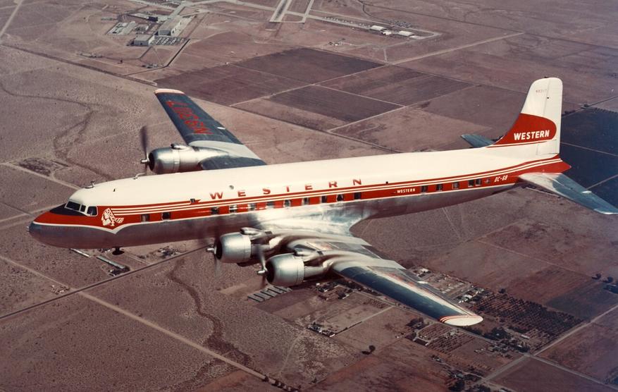 Четырехмоторный пассажирский лайнер Douglas DC-6B