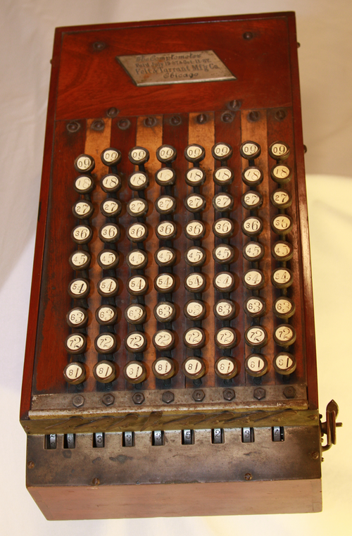 Ранняя модель счетной машины «Комптометр» (Comptometer) Юджина Фелта