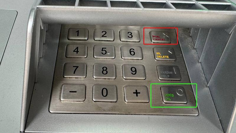 Банкомат не выдает карту: как вытащить карту из банкомата