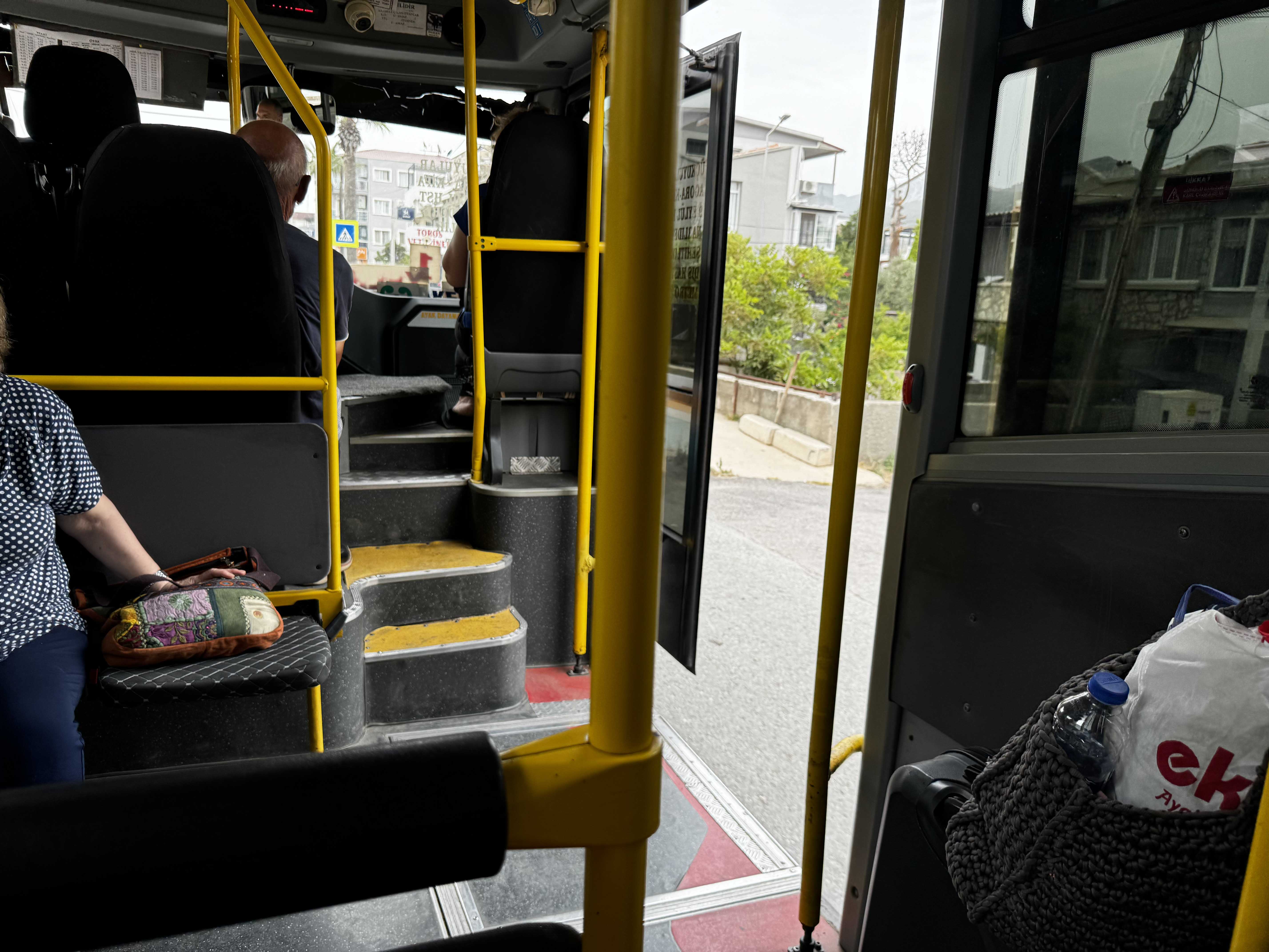 Его особенности он так и. Особенности развития самооценки. Характерные признаки официально-делового стиля. Его особенности он так и. Синтаксические особенности текста.