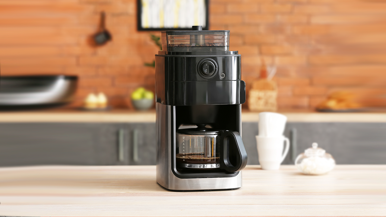 10 кофеварок с молотым кофе на 2023-2024 год, которые стоит ...