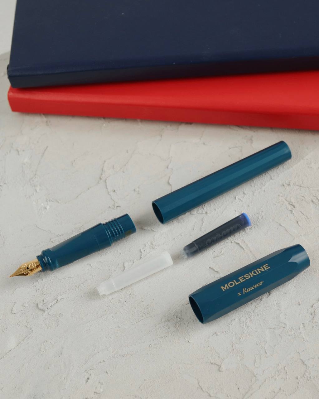 Ручки дали. Футляр для ручки. Ручка дверная без накладки colombo robot арт. Ручка-роллер. Ручка белая с красным для печати.