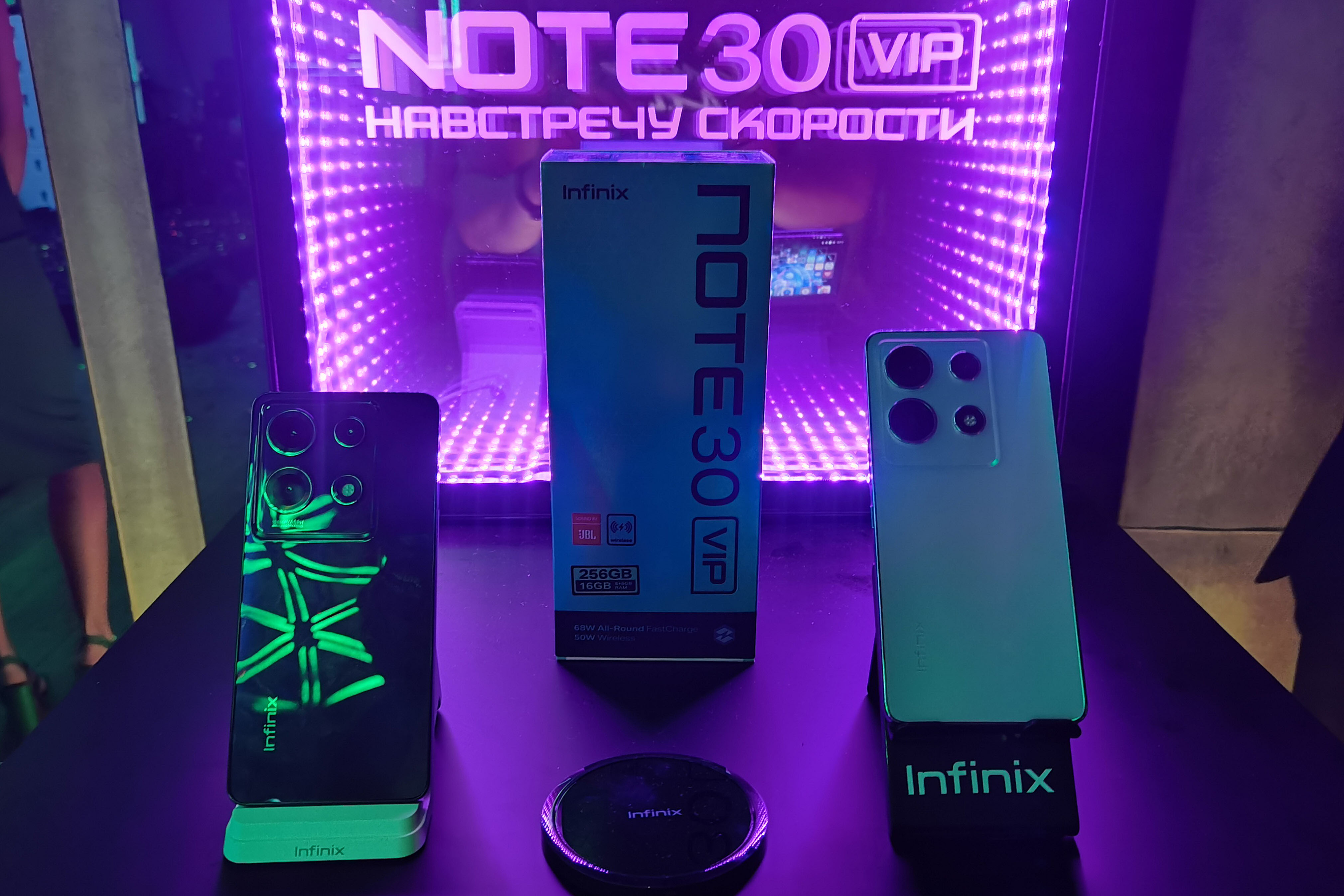 Infinix note 30 новый. Infinix Note 30 VIP. Смартфон Infinix Note 30. Infinix 3 камеры. Infinix Note 30 Pro МЕГАФОН.