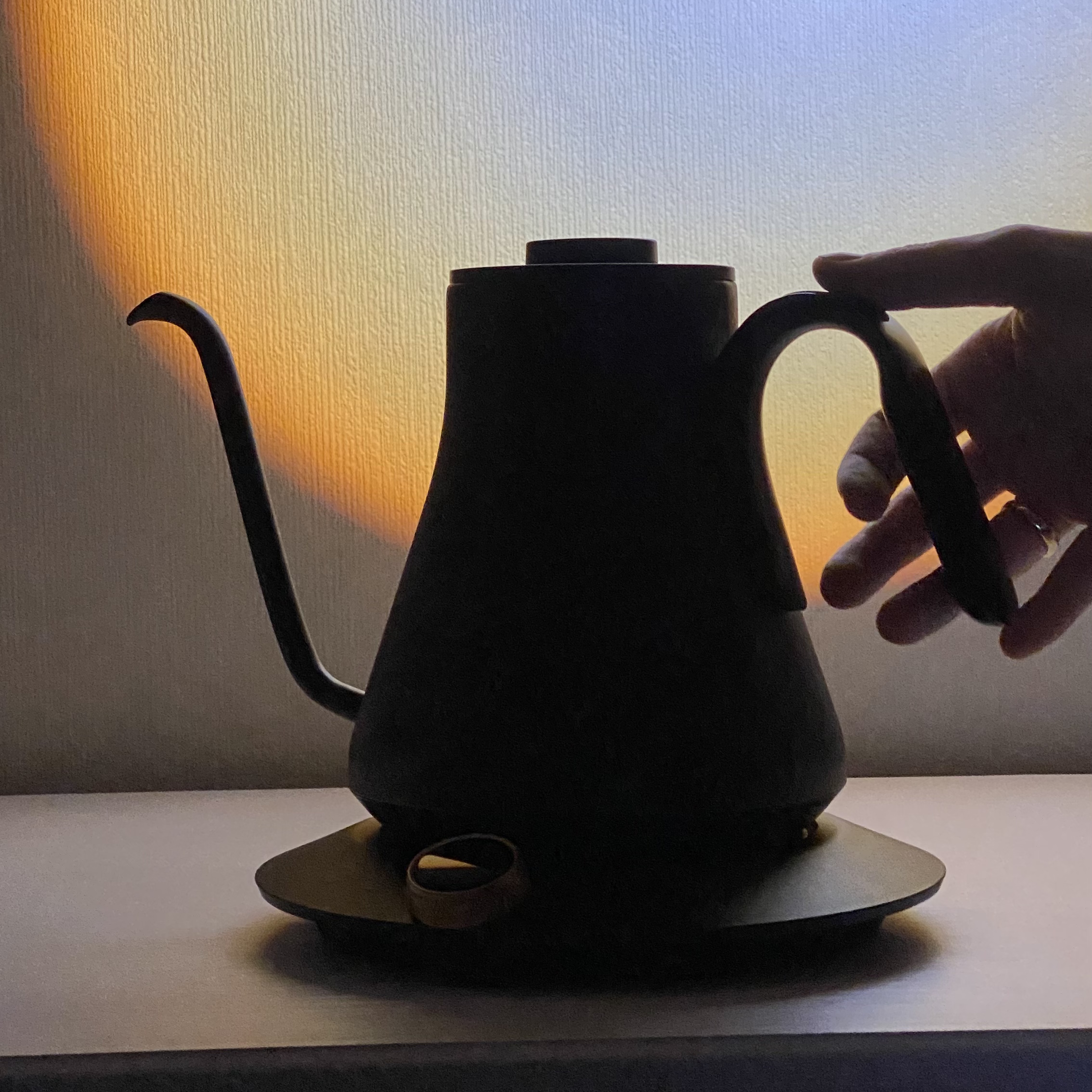 Из какого материала сделан чайник. Как построить чайник. Какие цветом бывают чайники. Чундук чайник. Из каких материалов делают чайники.