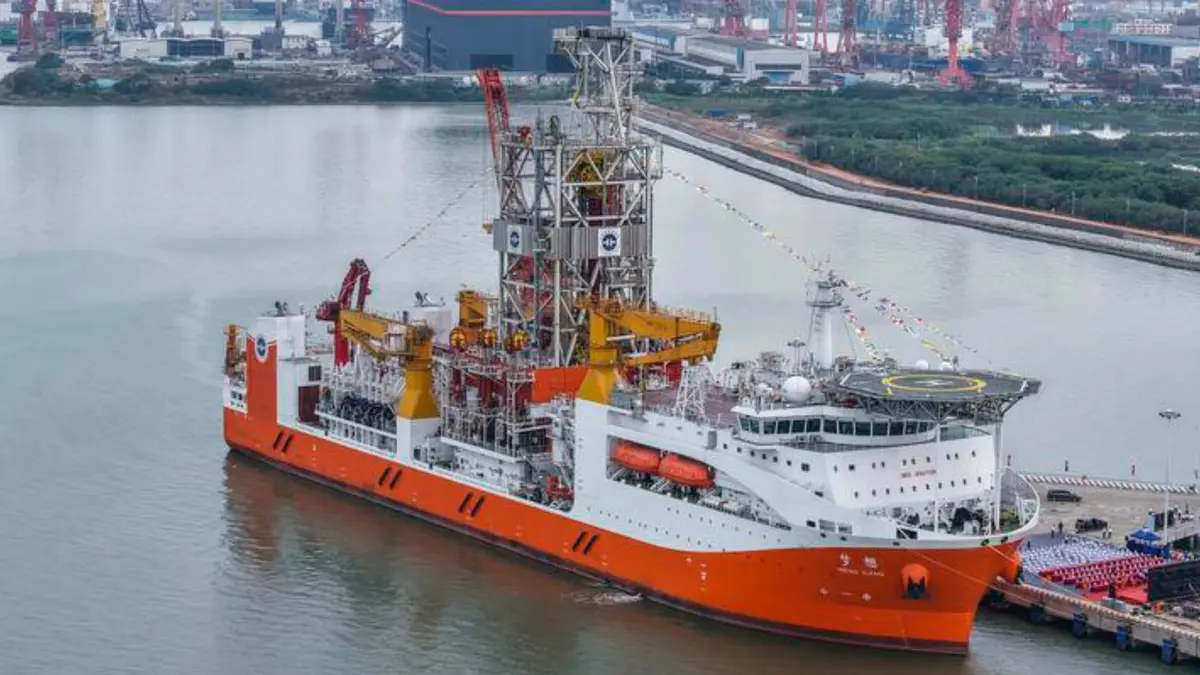 Бурение на глубину 6,8 мили/10943 метра для изучения земной коры. В КНР построили корабль для бурения Meng Xiang