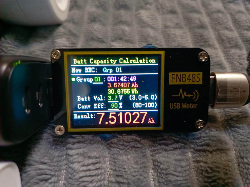 Нормальный показатель заряда автомобильного аккумулятора. Таблица заряда акб 12в. Заряжать полностью аккумулятор. Какое напряжение полностью заряженного аккумулятора автомобиля. Напряжение заряда автомобильного акб.