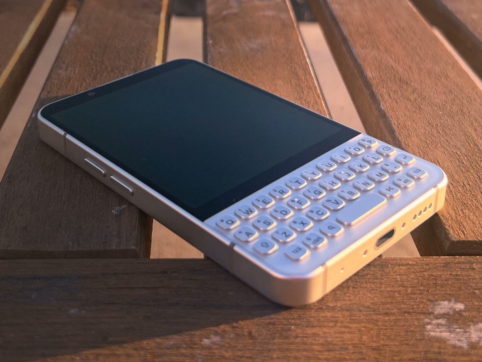 Minimal Phone 2 с QWERTY-клавиатурой собрал 1,6 млн долларов