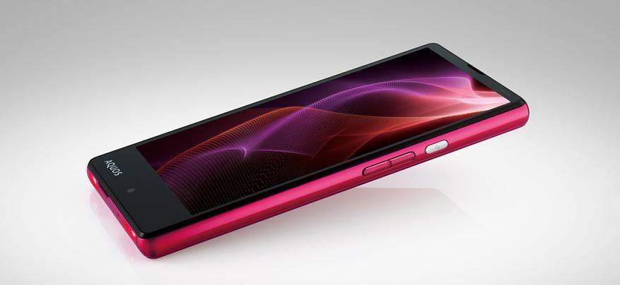 Sharp Aquos Xx2 имел похожий форм-фактор, но уже не был таким "безрамочным"
