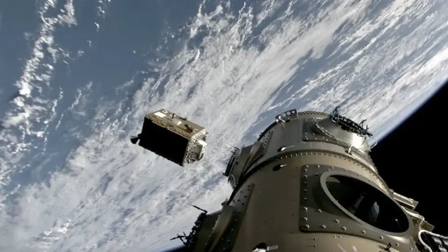 
                            Стартап, работающий над орбитальными центрами обработки данных, намекает на возможность майнинга биткоинов в космосе
            
            
            
                    0