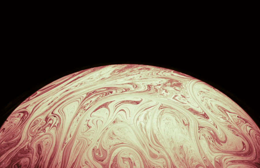 Астрономы нашли на Марсе углубления, похожие на карстовые пещеры