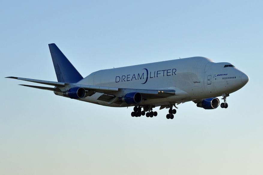 Модификация Боинга 747 Dreamlifter. Он был предназначен только для для перевозки крупногабаритных частей фюзеляжа и крыльев для других самолётов Boeing