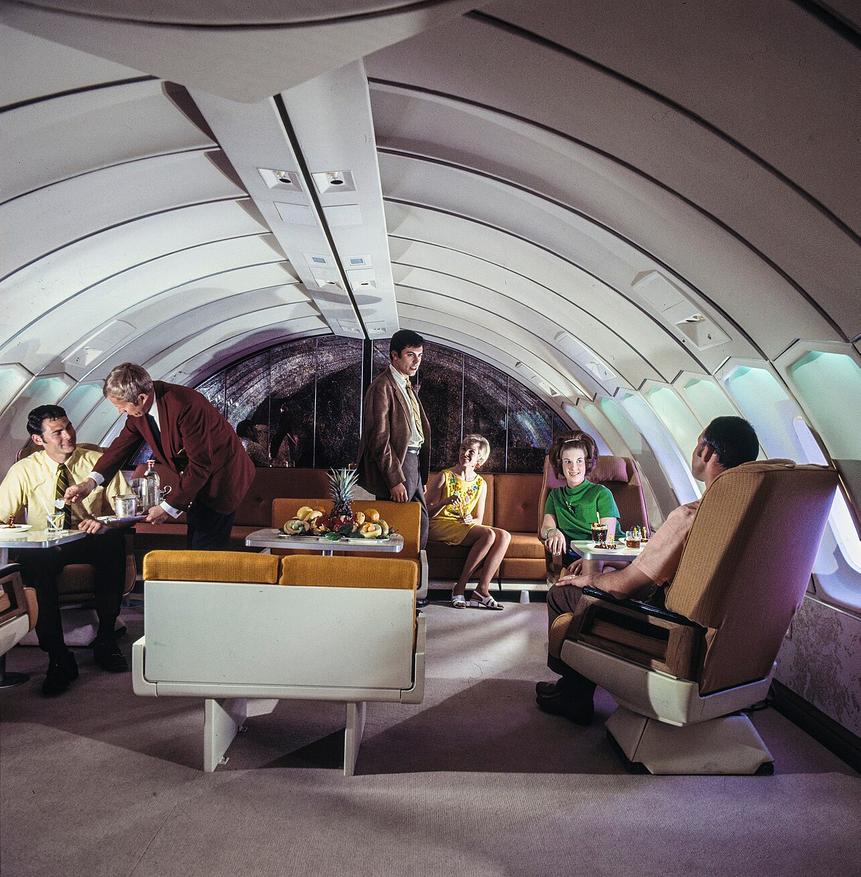 Интерьер "горба" самолета Boeing 747-B компании SAS