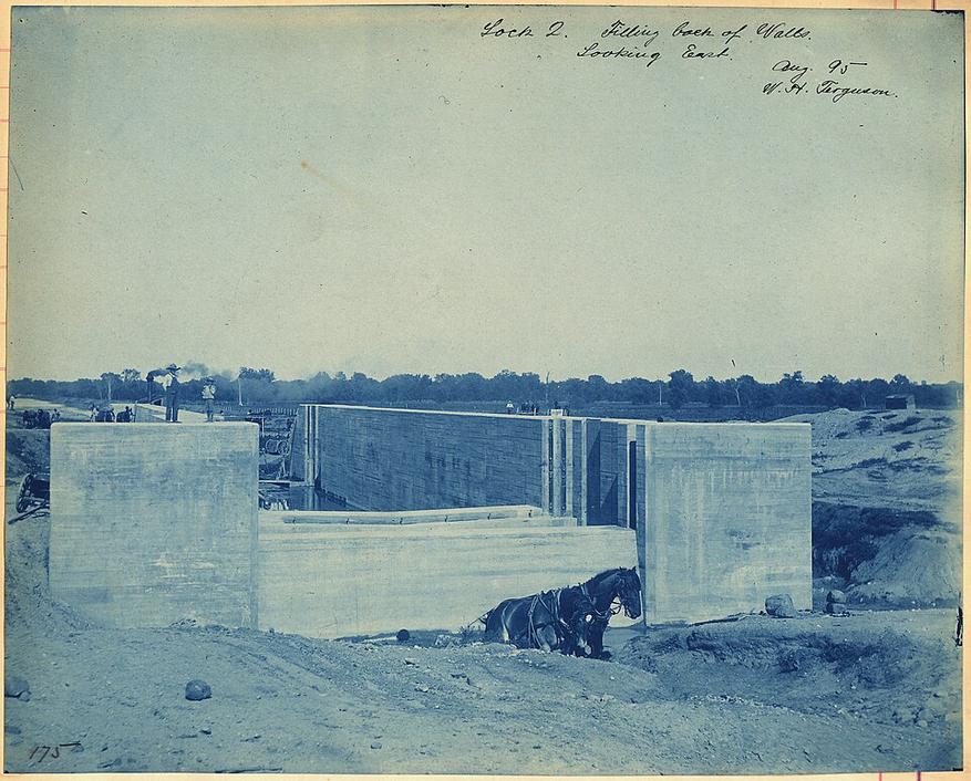 Засыпка пространства за стенами Lock 2, август 1895 года.