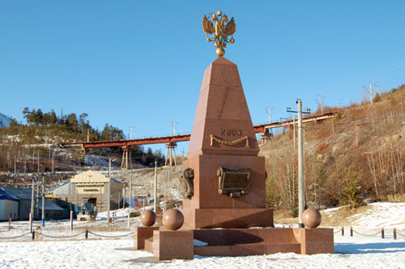 Стелла в честь строителей тоннеля