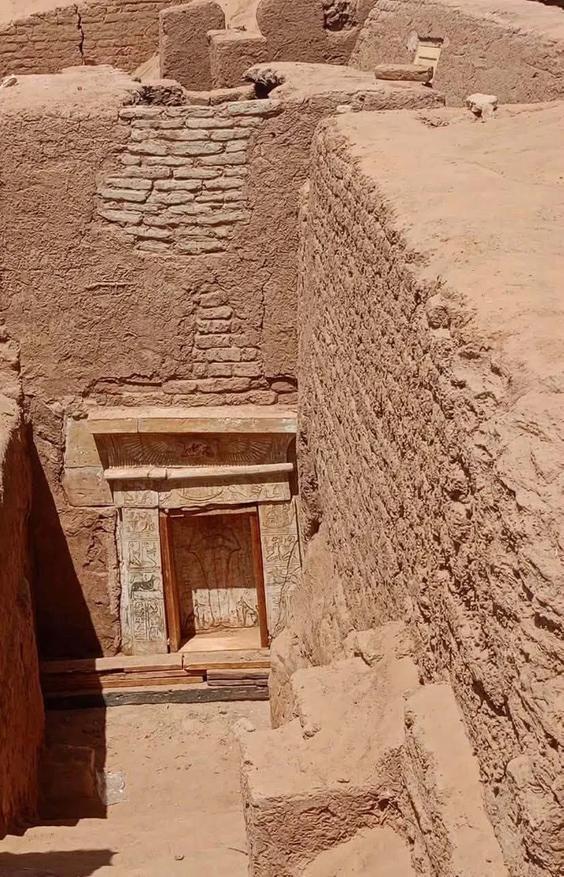 Усыпальница, возведённая около 1700 лет назад как место вечного покоя супругов. Находка сохранилась до наших дней со времен поздней Римской империи.