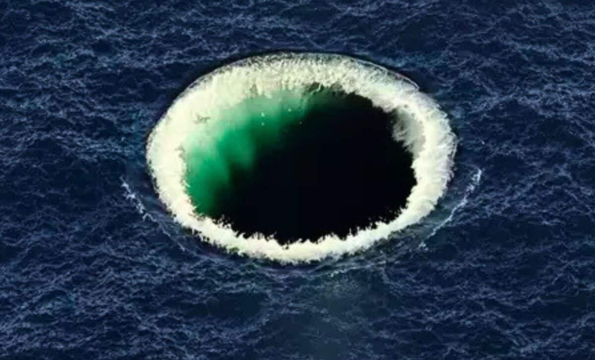 Раскрыт механизм образования крупнейшей гравитационной аномалии Земли