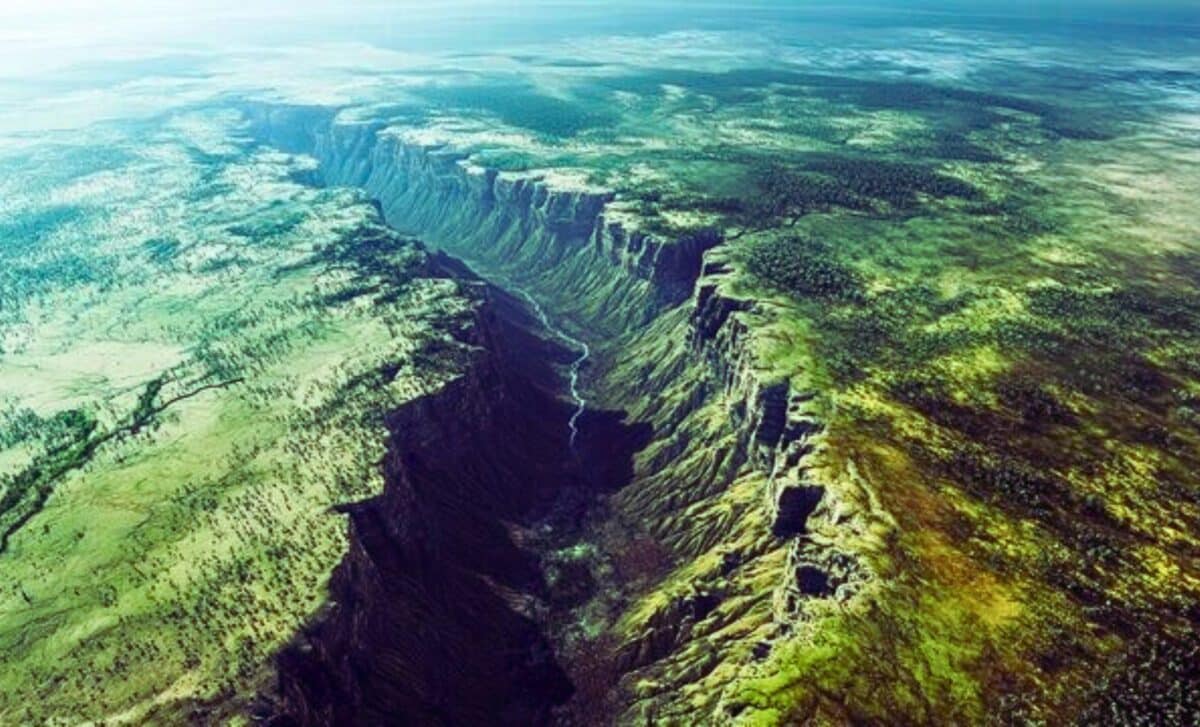 Новый океан формируется в Африке быстрее, чем ожидалось