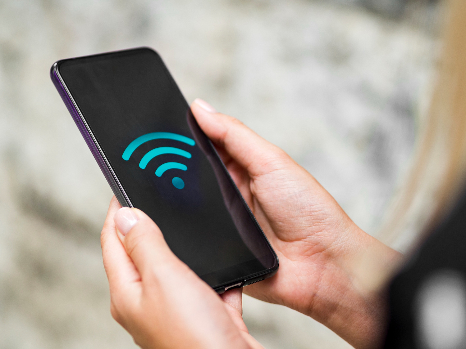 Обычный Wi-Fi научили идентифицировать людей без камер и датчиков