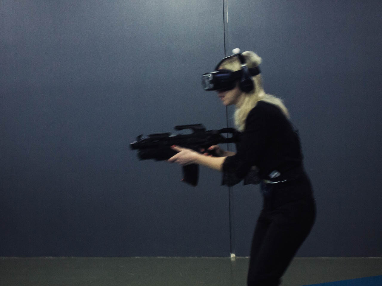 Ружье выстрел. Стрельба из пистолета. Настоящая стрельба. Стрельба из табельного оружия. Стрельба из пистолета макарова.