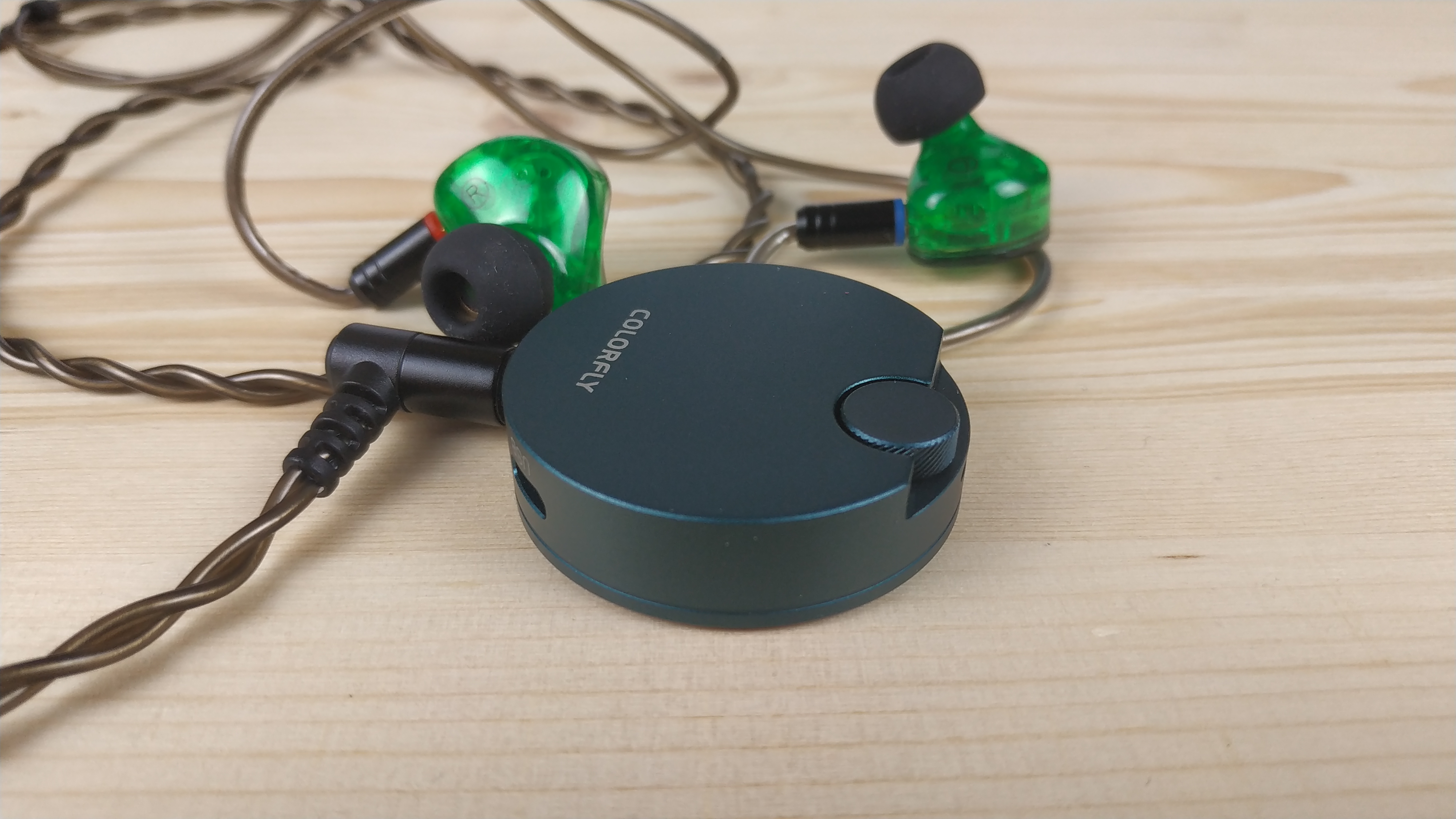 Colorfly BT-C1: миниатюрный беспроводной ЦАП для смартфона / Аудио и ...