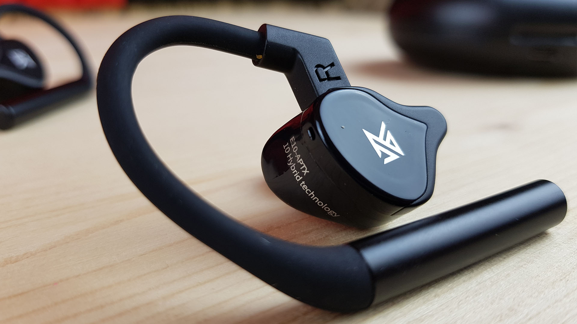 Наушники Заикаются Блютуз