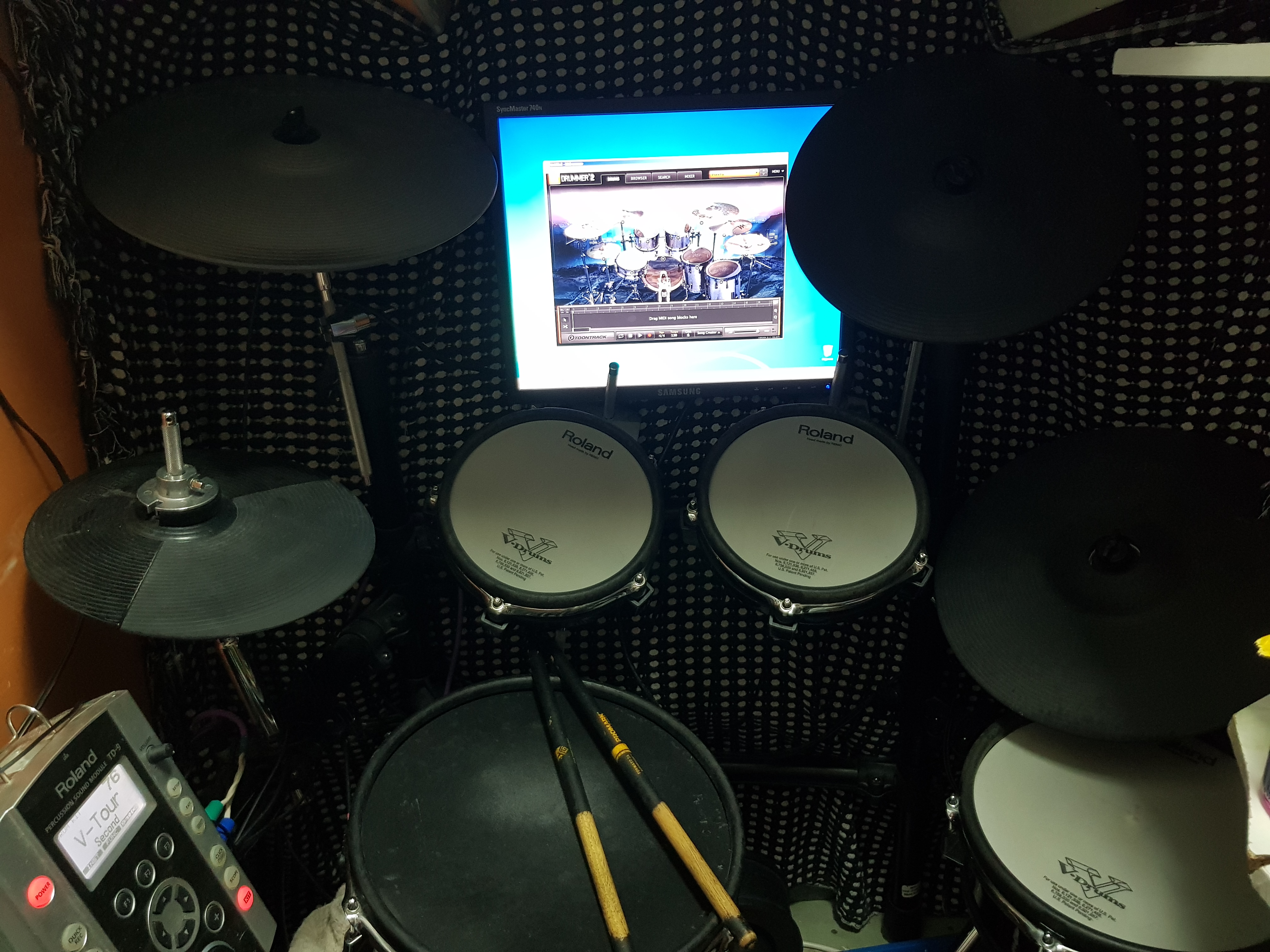 Виртуальные барабаны