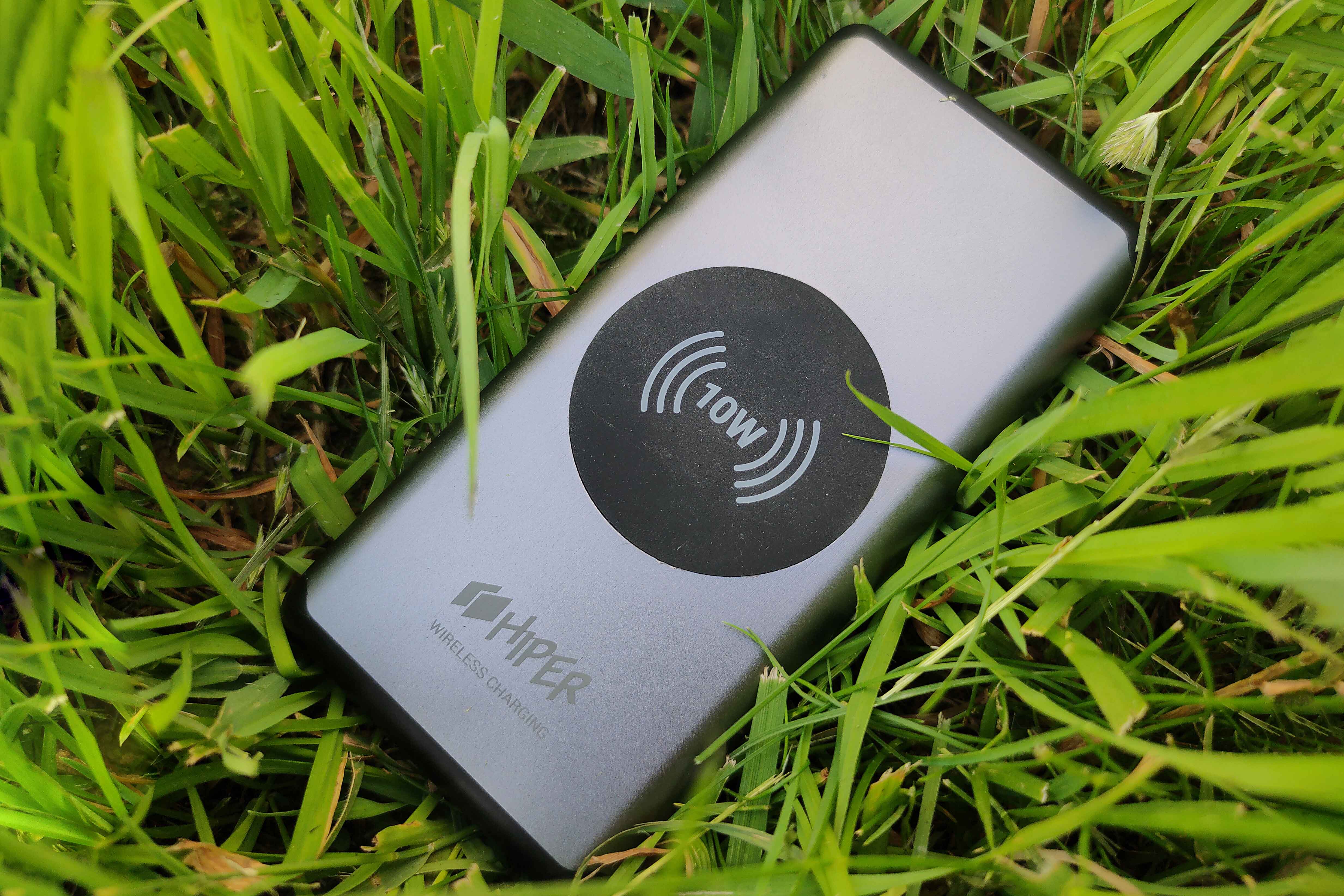 Hiper Power Bank Nano X: батарея с поддержкой быстрой и беспроводной  зарядок / Зарядки, аккумуляторы и т.п. / iXBT Live