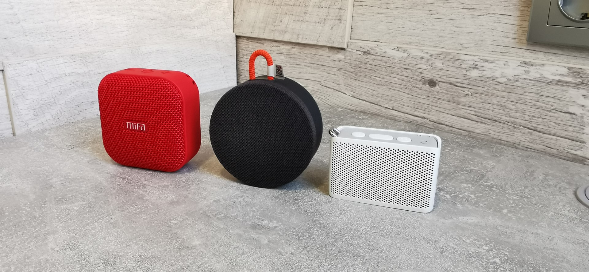 Mifa store mini speaker