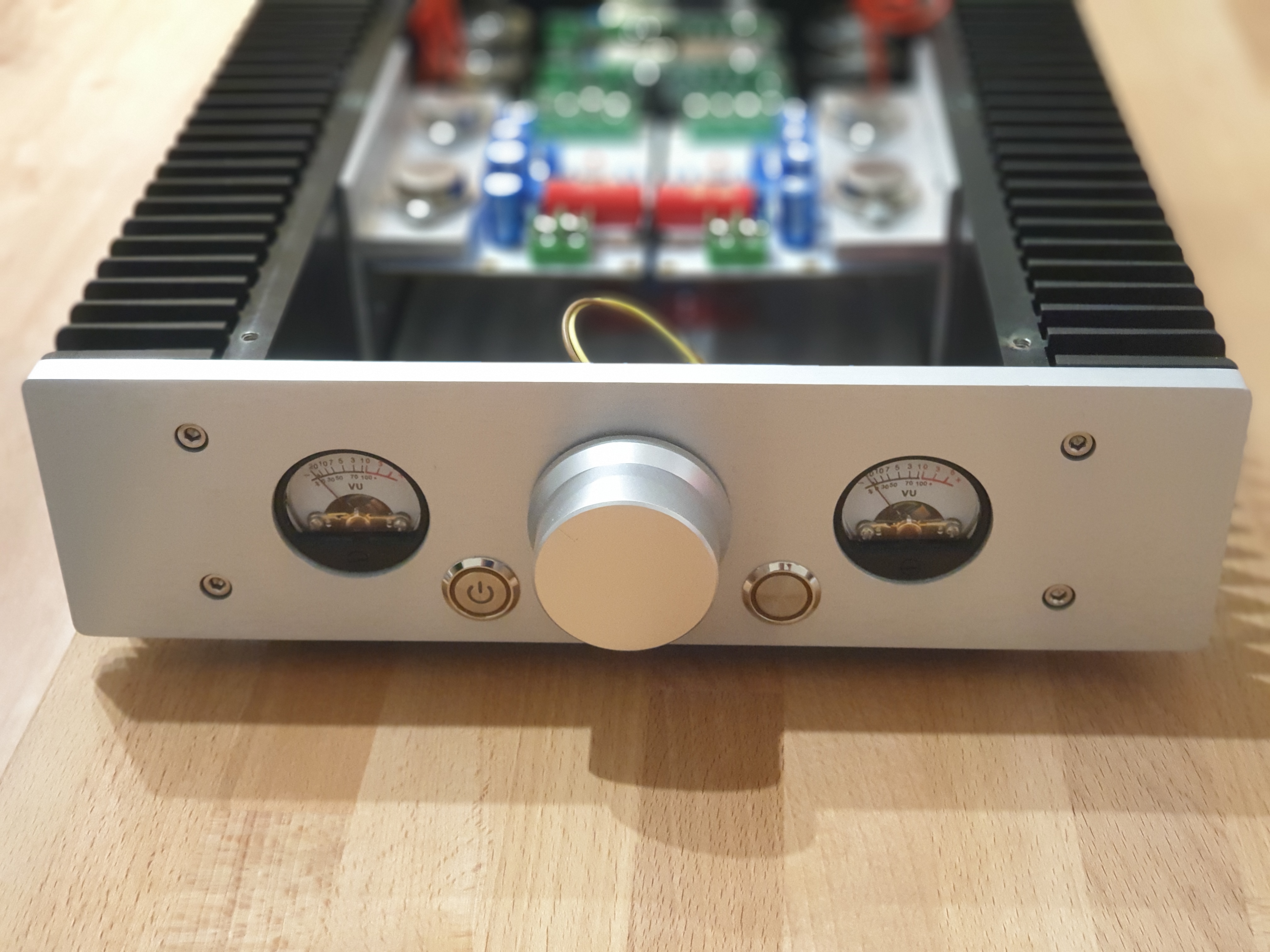 Поиск своего звучания: выставляем ток покоя у усилителя Джона Худа ...