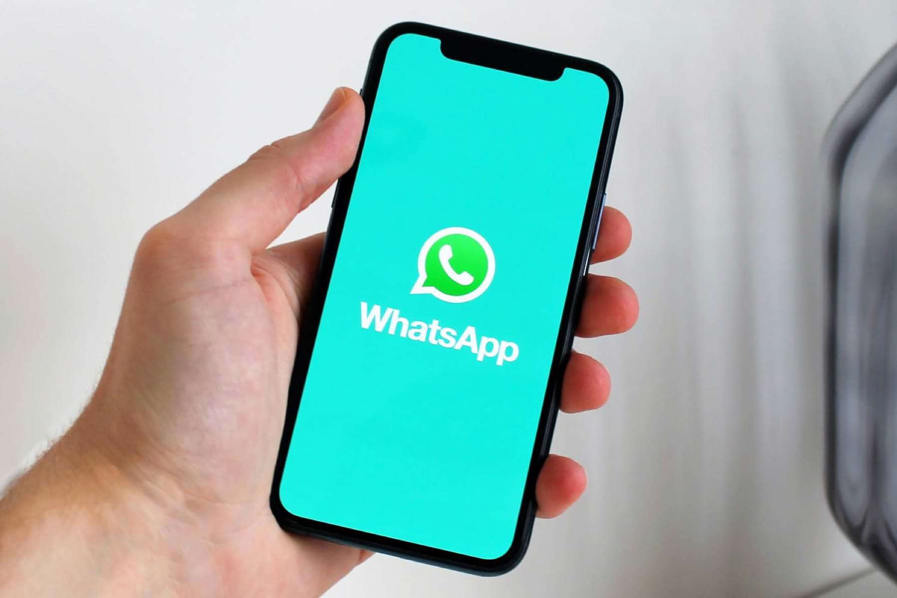 С 24 октября популярный мессенджер WhatsApp перестанет работать для  смартфонов iPhone / Программы, сервисы и сайты / iXBT Live