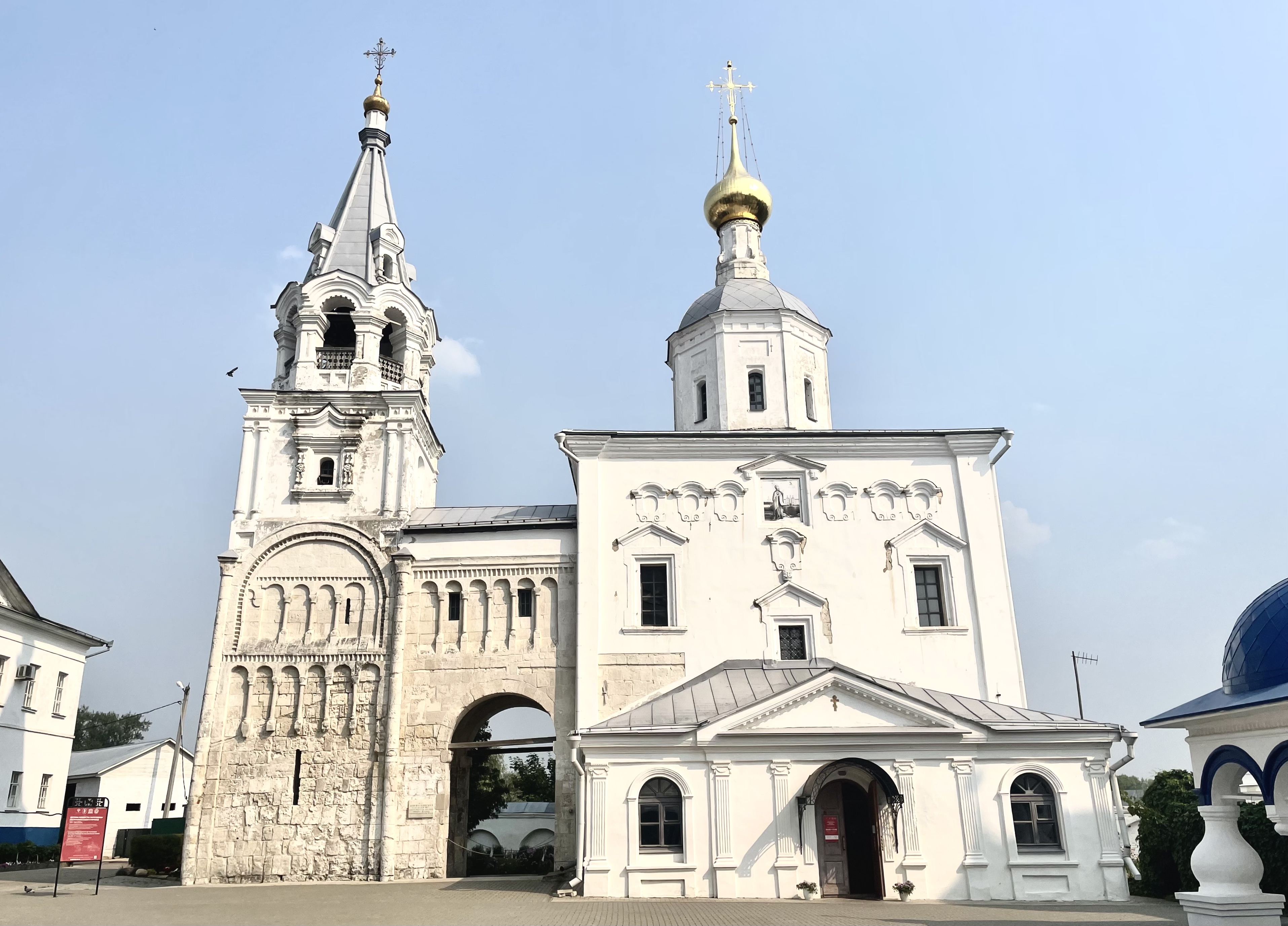 Что посмотреть в Боголюбове кроме церкви Покрова на Нерли? Палаты Андрея  Боголюбского / Путешествия и туризм / iXBT Live