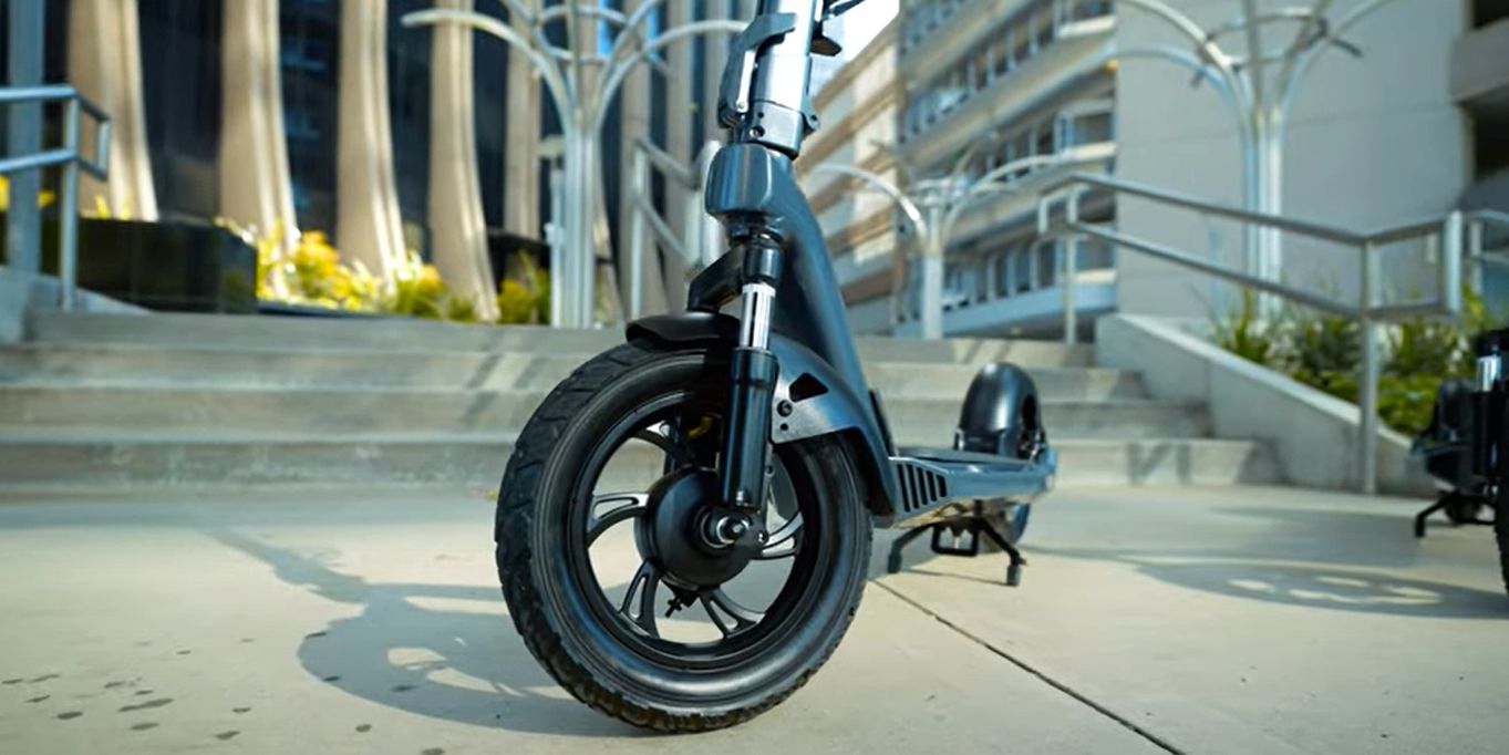 Очередной самый лучший? Представлен электросамокат Gyroor X3 со съемной ...