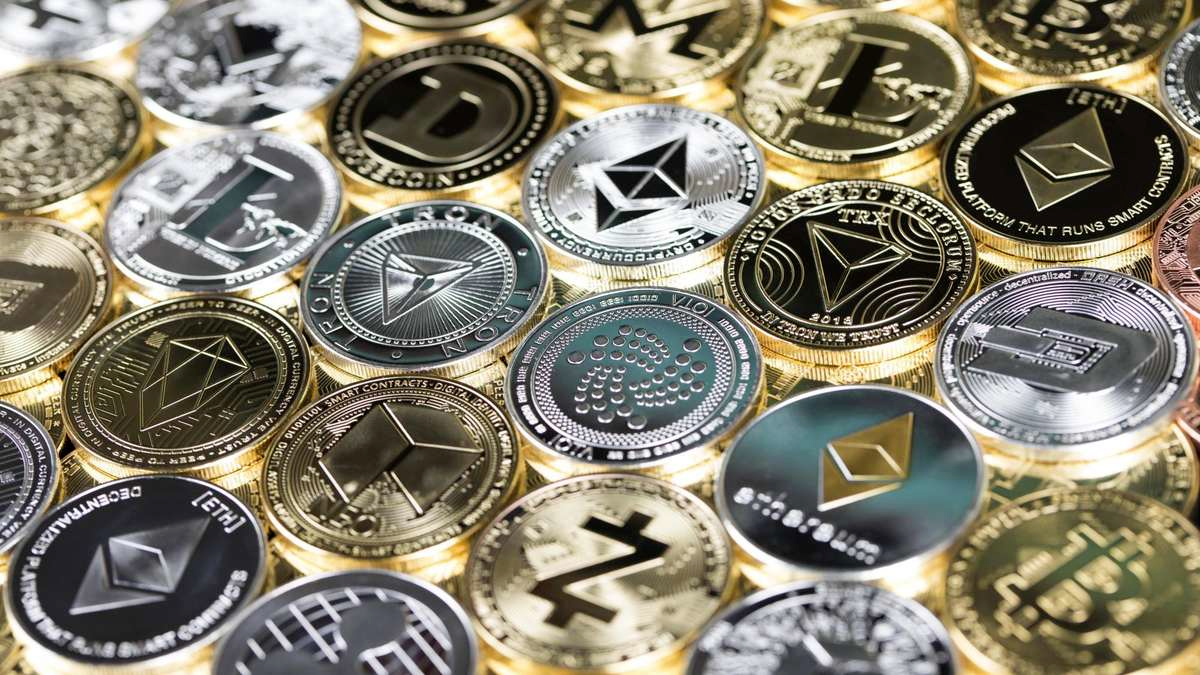 Криптовалюты. Монеты криптовалюты. Криптовалют 2022. Криптовалюта фон.
