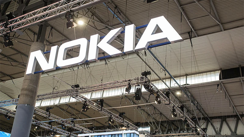 В смартфоне Nokia G22 пользователь может заменить экран самостоятельно ...