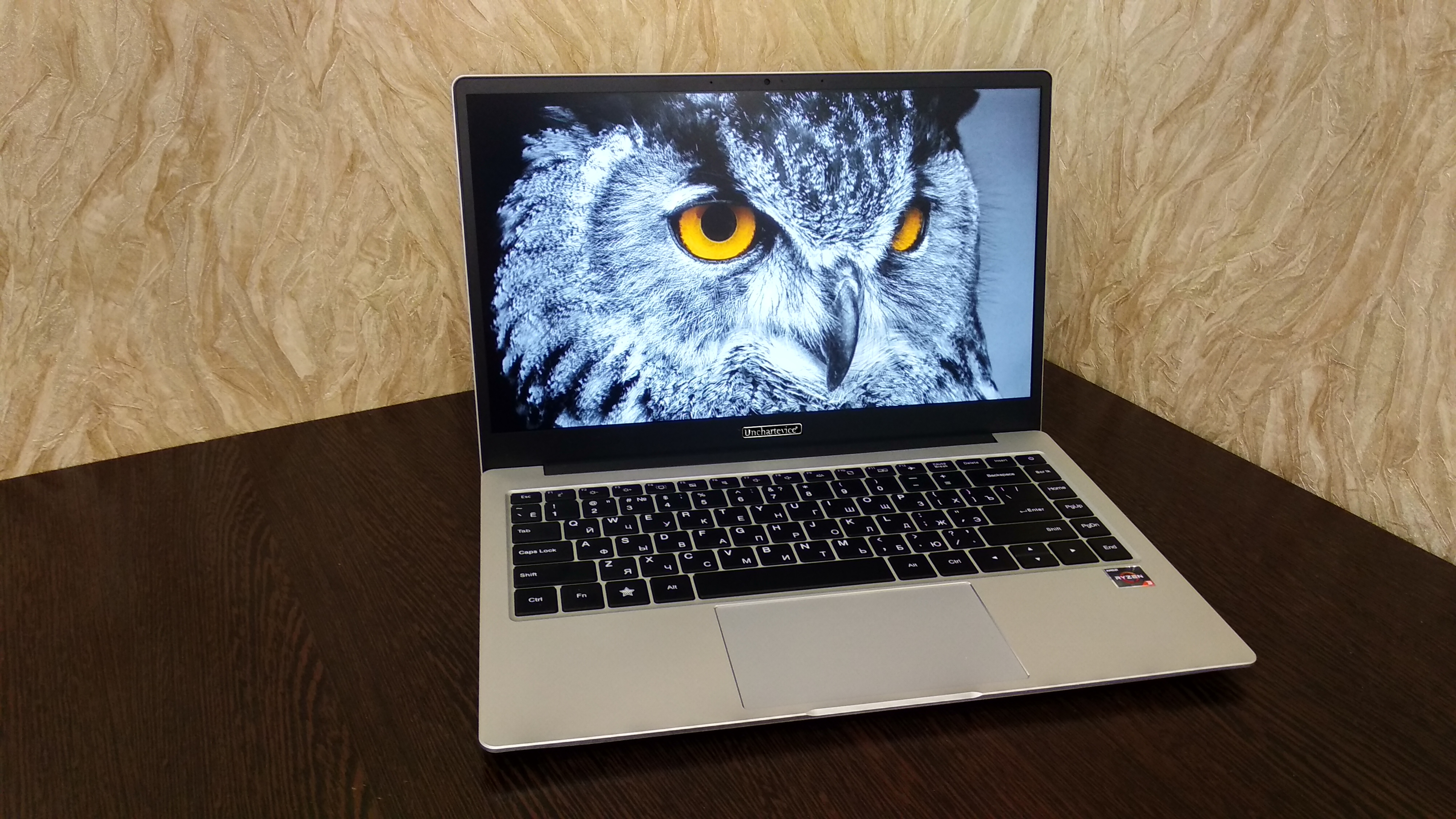 Российский ноутбук с Astra Linux. Обзор 14,1” ноутбука Unchartevice ...