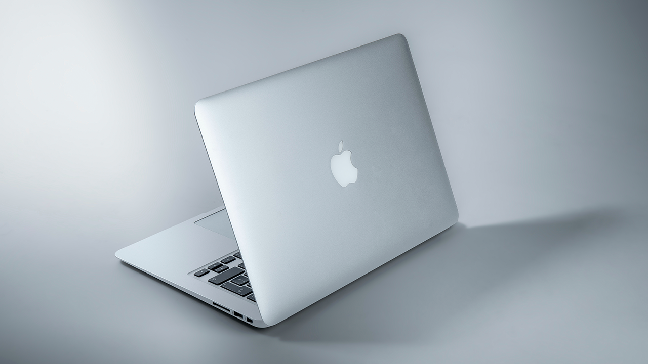 MacBook не заряжается или не включается, что делать?