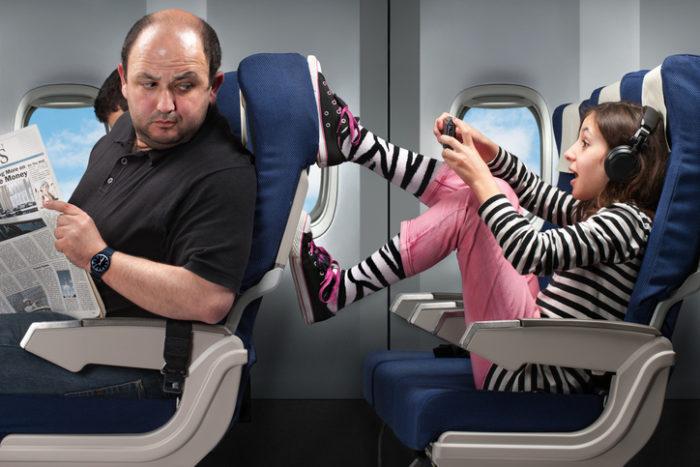 Что взять с собой в самолет: 11 полезных вещей, которые помогут провести перелет с комфортом