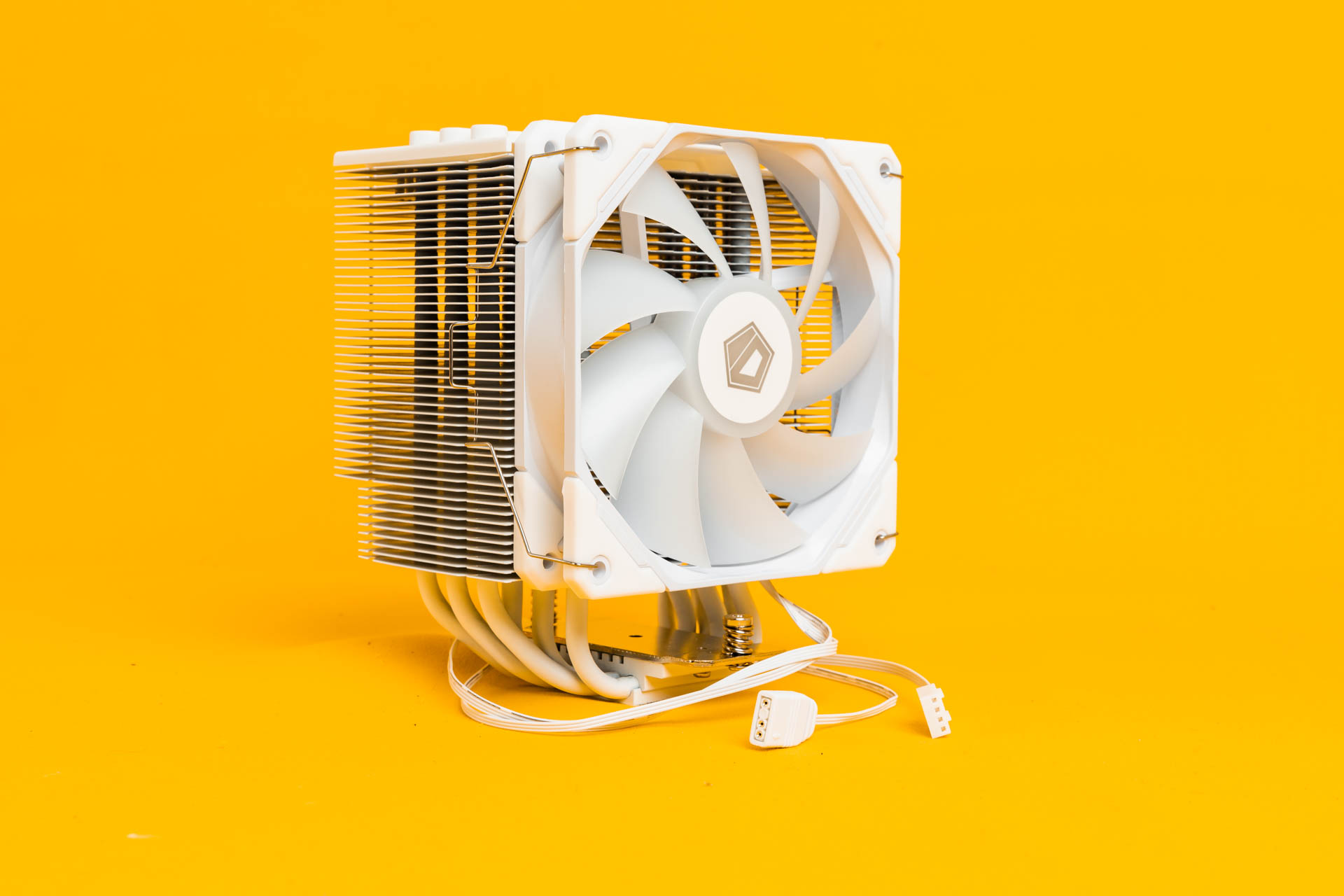 Обзор башенного кулера ID-Cooling SE-226-XT ARGB Snow / Корпуса и ...