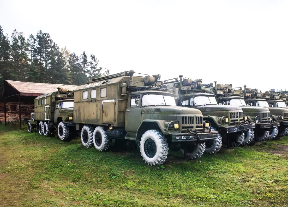 Консервация военной. ЗИЛ 131 расконсервация техники. ЗИЛ 131 МО РФ. Склад ЗИЛ 131 В США. Консервация военной техники.