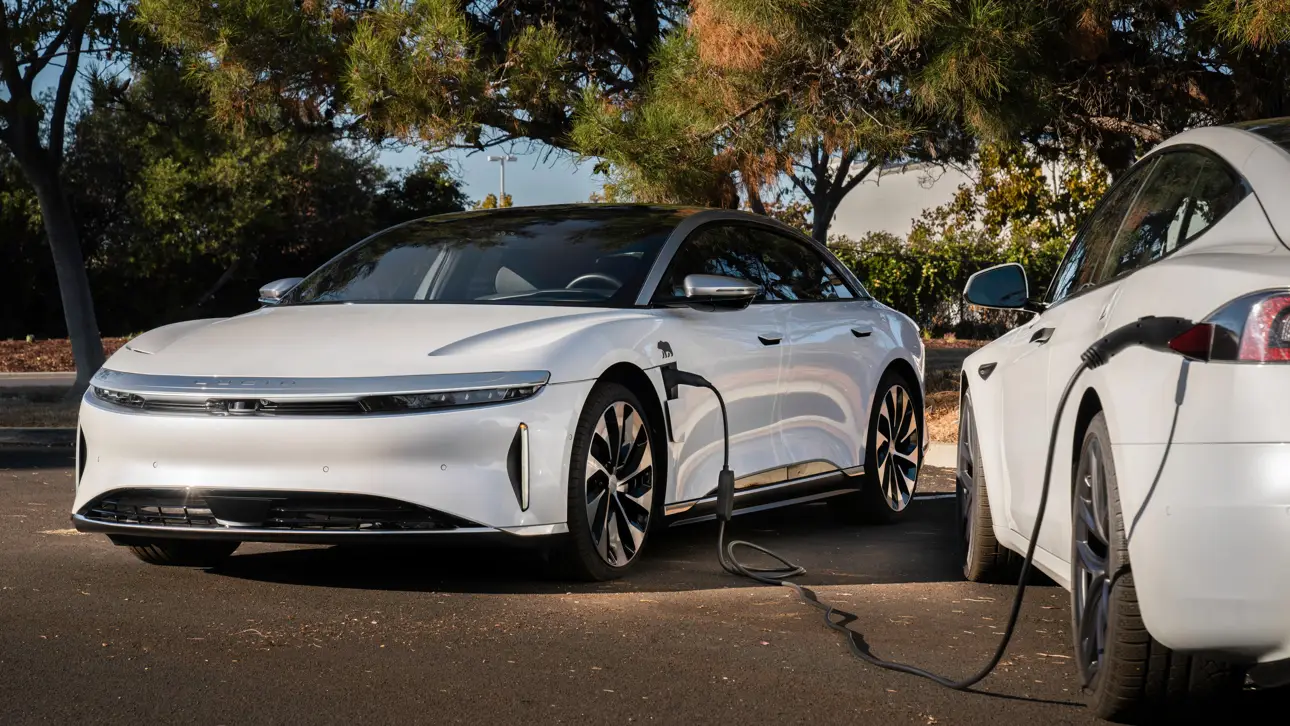 Lucid Air за 23 млн рублей превратили в Power Bank на колесах / Автомобили,  транспорт и аксессуары / iXBT Live