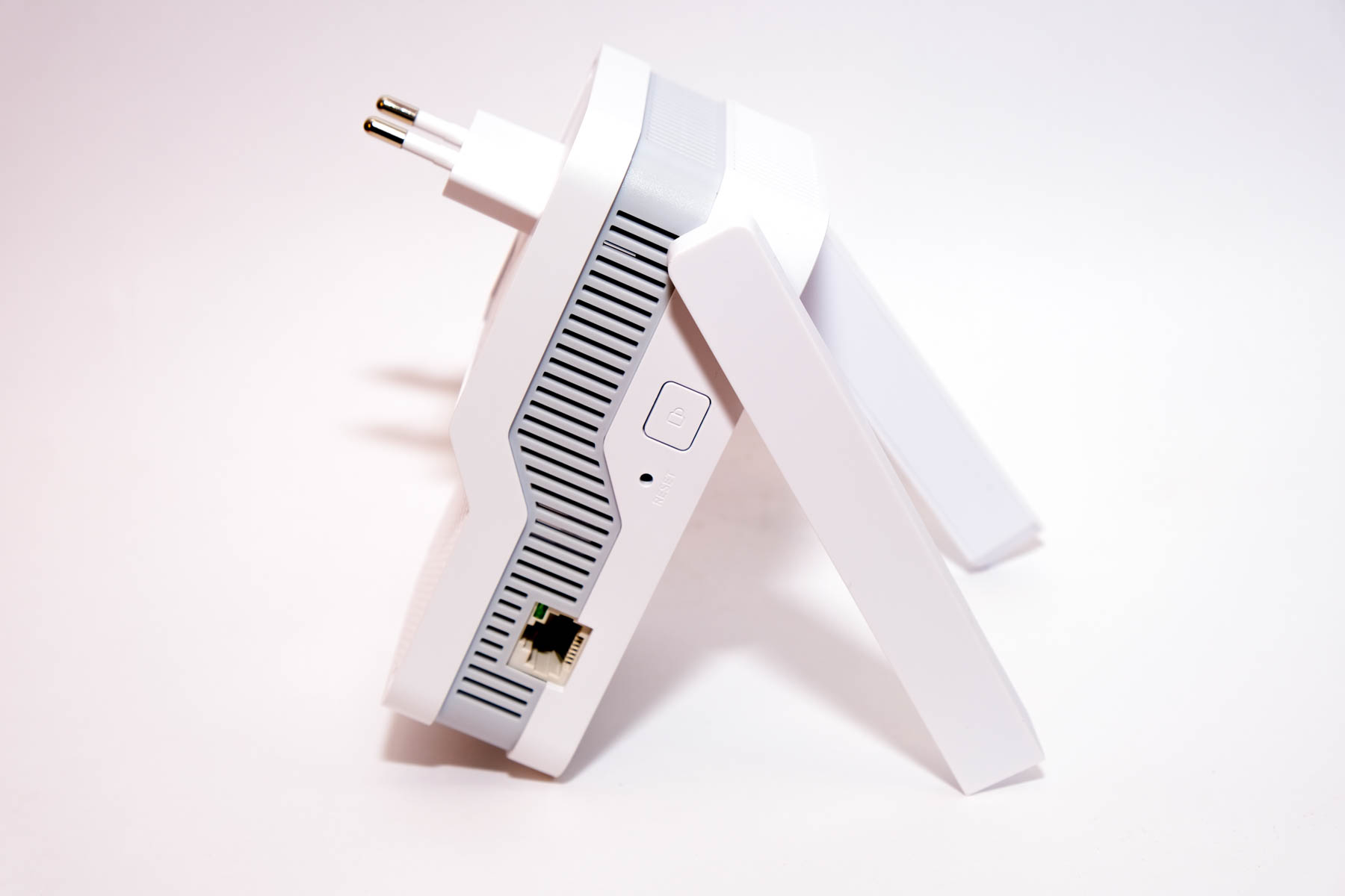 Wi-Fi Mesh-повторитель Cudy RE1800: как увеличить радиус покрытия Wi-Fi ...