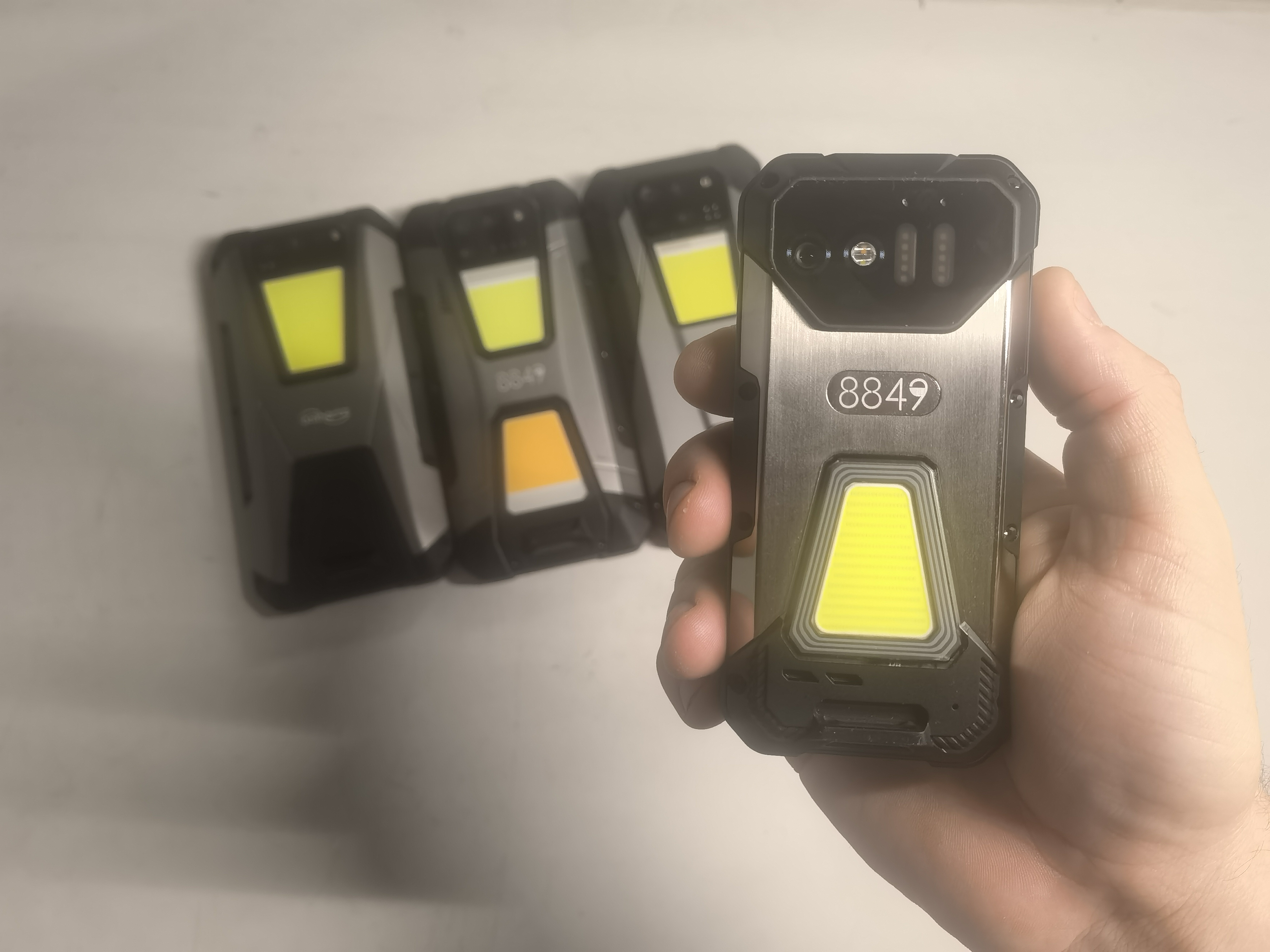 Превью 8849 Tank Mini 1: топовый защищённый мини-смартфон / Смартфоны и ...