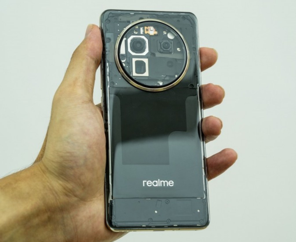 Realme 12 Pro+ показали в версии с прозрачным корпусом / Смартфоны и ...