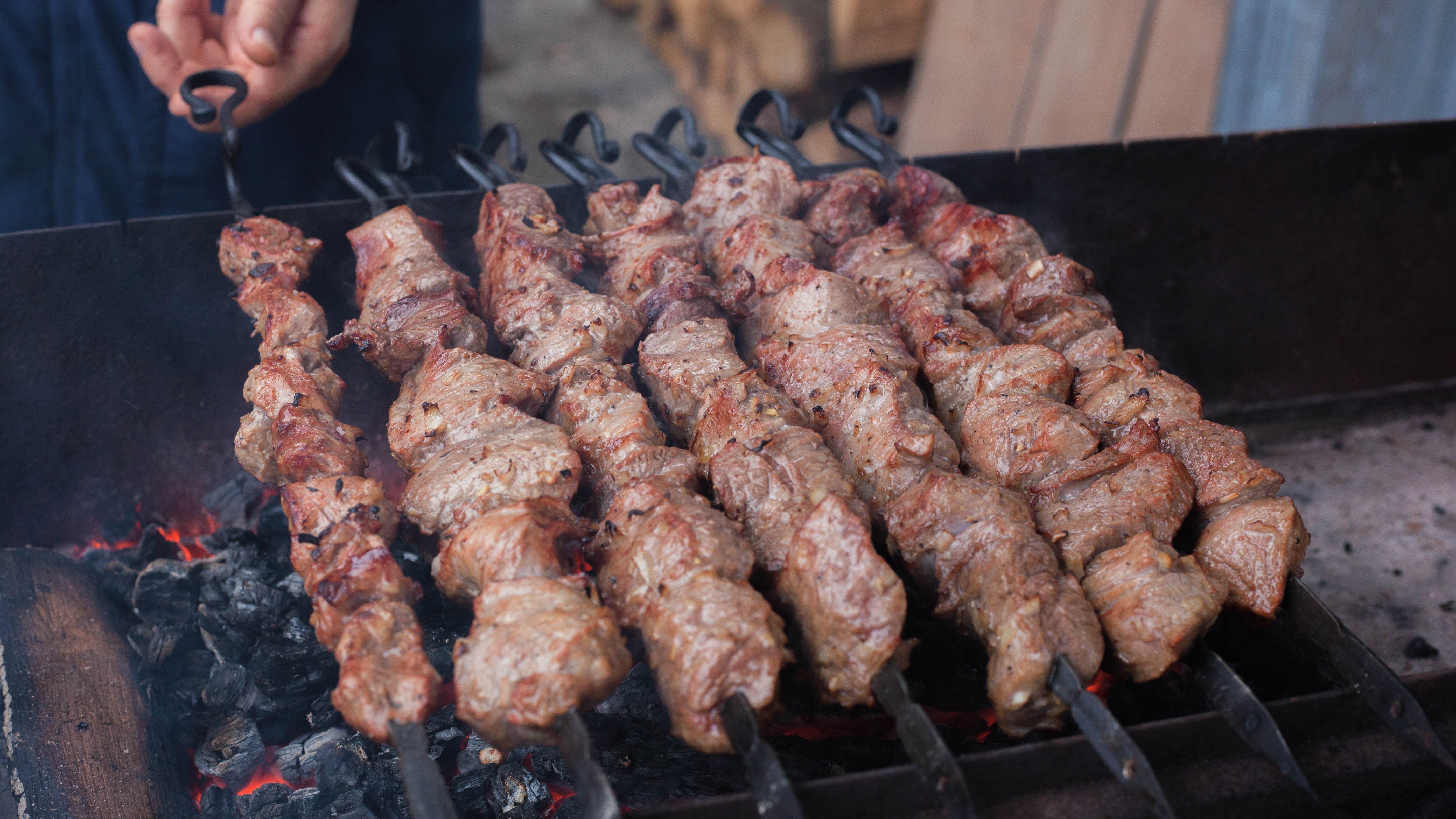 Отдыхаем вкусно. 10 рецептов маринада для шашлыка: проверенные и необычные  / Оффтопик / iXBT Live