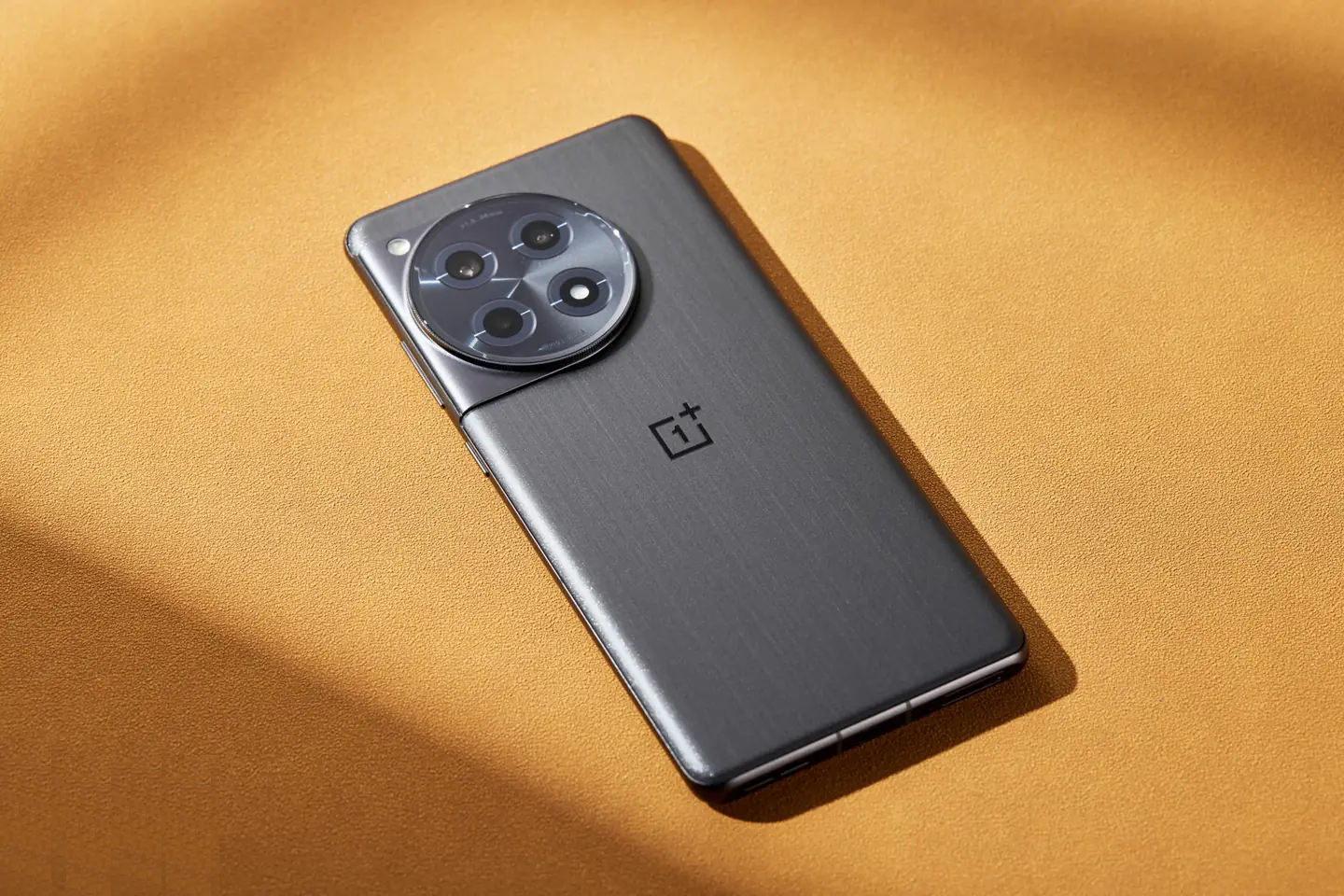 По слухам, телефон OnePlus Ace3 Pro будет иметь металлическую раму + 3D-керамический  корпус / Смартфоны и мобильные телефоны / iXBT Live