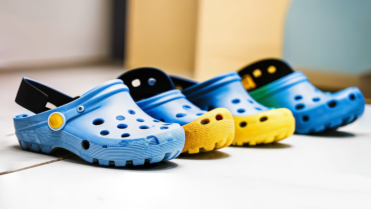 10 crocs online