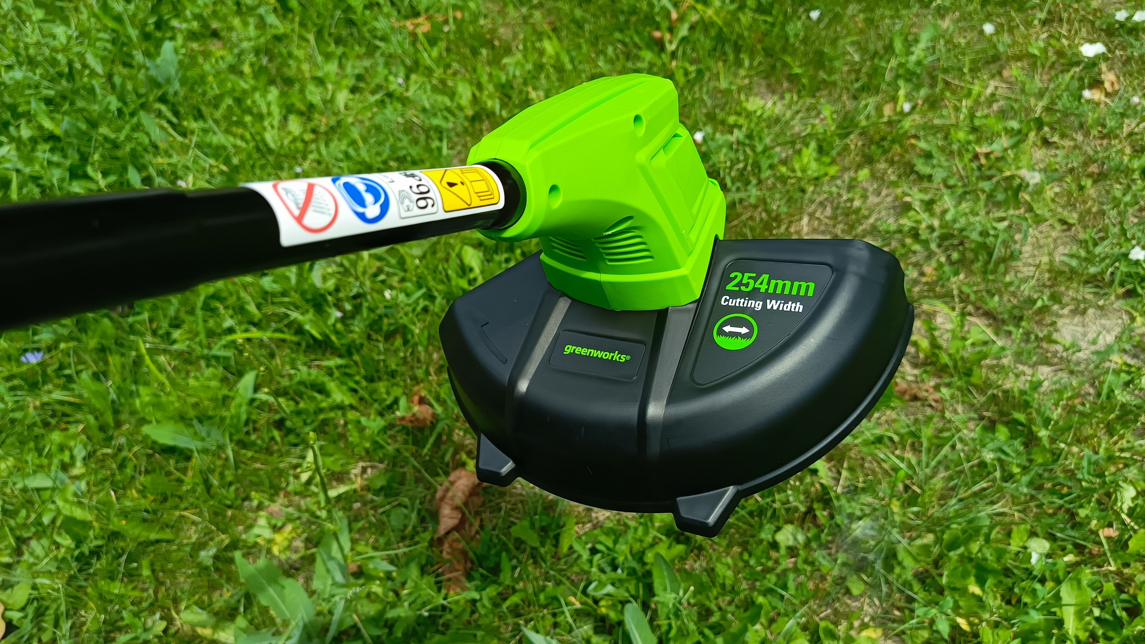 Greenworks 2107207 триммер аккумуляторный садовый g24lt25k2. Greenworks 2107207 триммер аккумуляторный садовый g24lt25k2